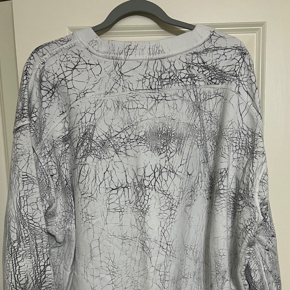 Lululemon Perfectly Oversized Sweatshirt Women's Medium - White with Black Acc. - Picture 1 of 2